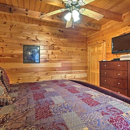 Pigeon Forge Cabin With Hot Tub, Grill And Pool Table! Villa Sevierville Bagian luar foto