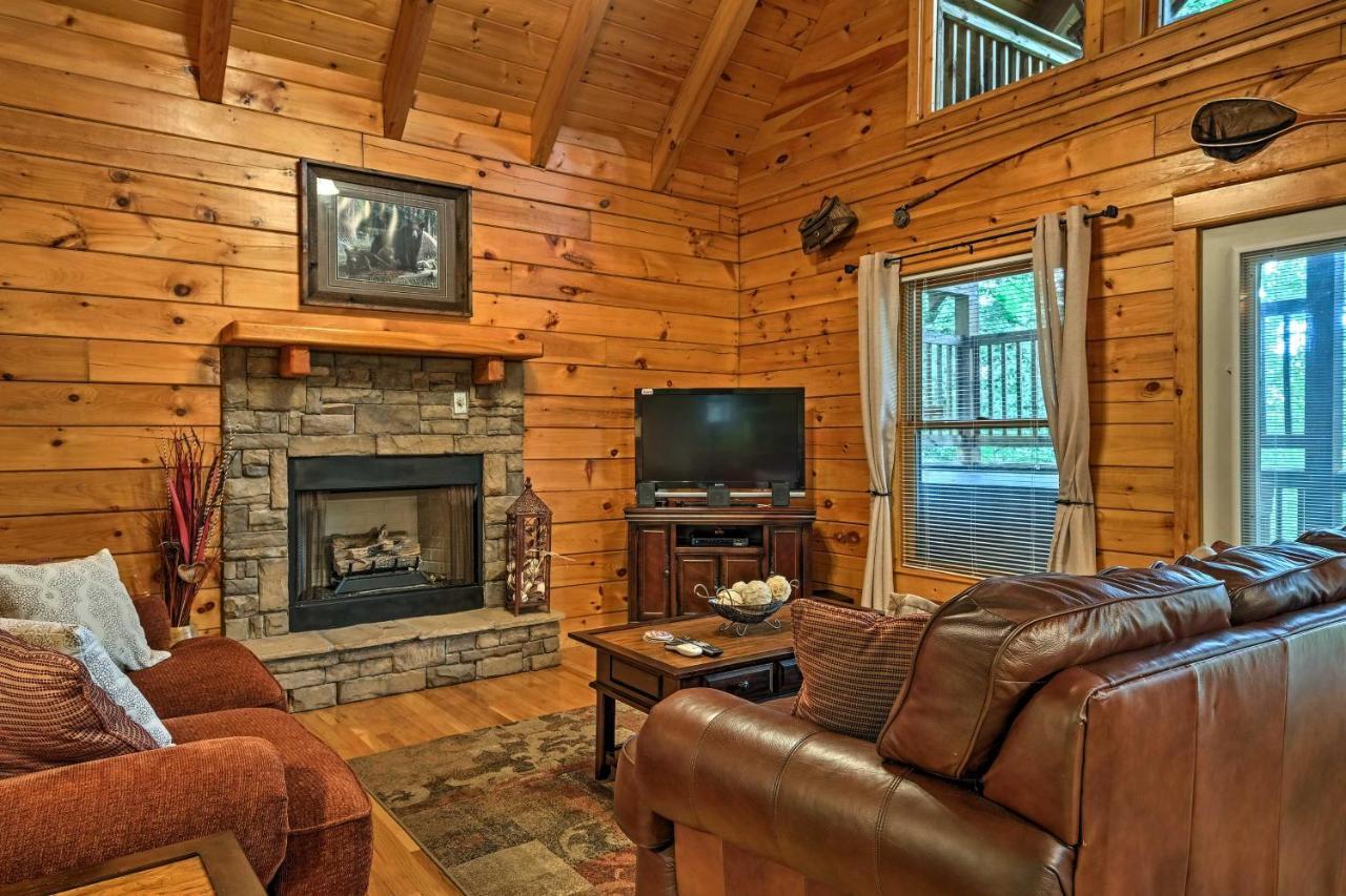 Pigeon Forge Cabin With Hot Tub, Grill And Pool Table! Villa Sevierville Bagian luar foto