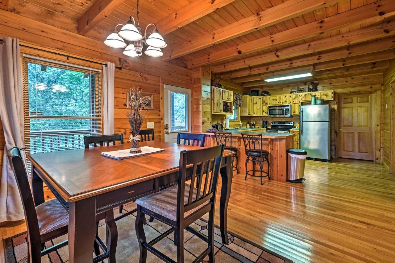 Pigeon Forge Cabin With Hot Tub, Grill And Pool Table! Villa Sevierville Bagian luar foto