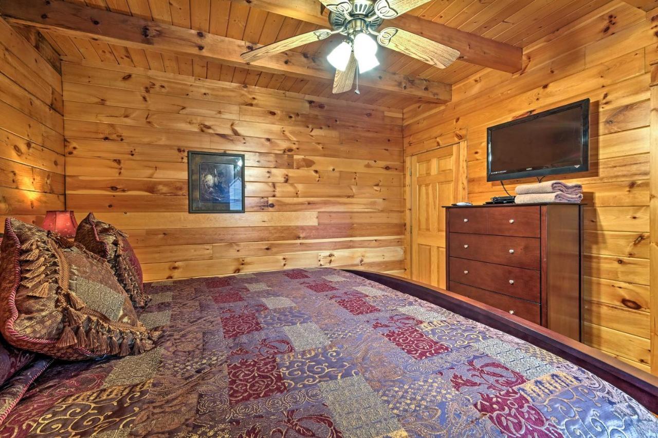 Pigeon Forge Cabin With Hot Tub, Grill And Pool Table! Villa Sevierville Bagian luar foto