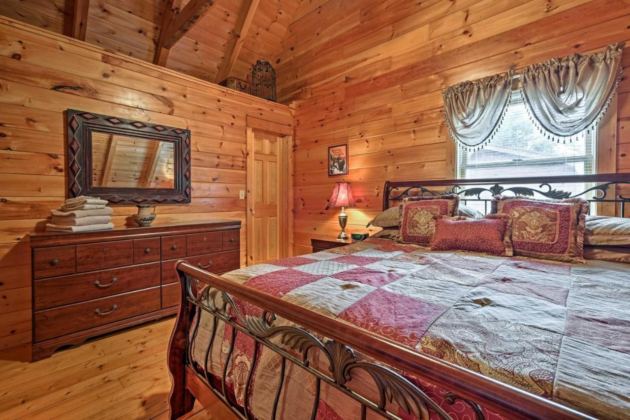 Pigeon Forge Cabin With Hot Tub, Grill And Pool Table! Villa Sevierville Bagian luar foto