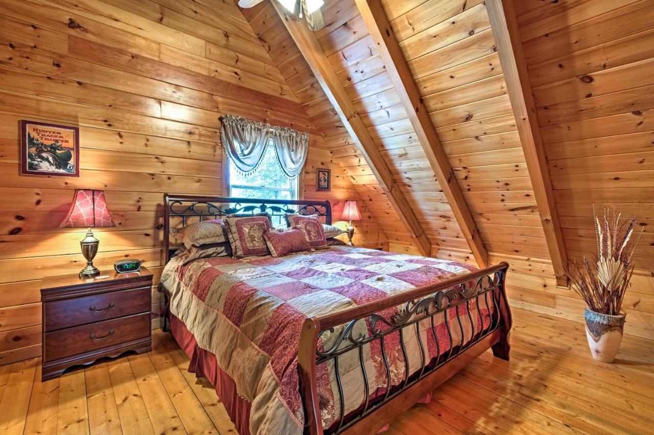 Pigeon Forge Cabin With Hot Tub, Grill And Pool Table! Villa Sevierville Bagian luar foto